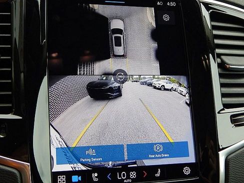 Certified 2025 Volvo XC90 B6 Plus image 28