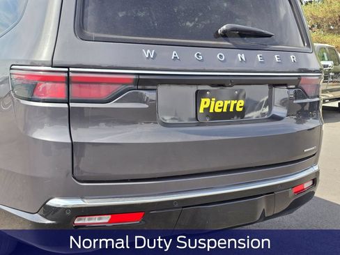 Used 2024 Jeep Wagoneer L Series II AWD/4WD image 8