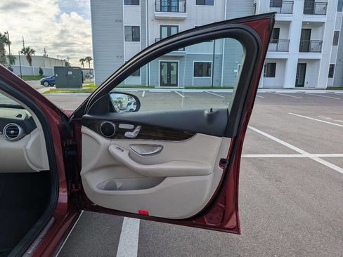 Used 2018 Mercedes-Benz C 300 Sedan image 23