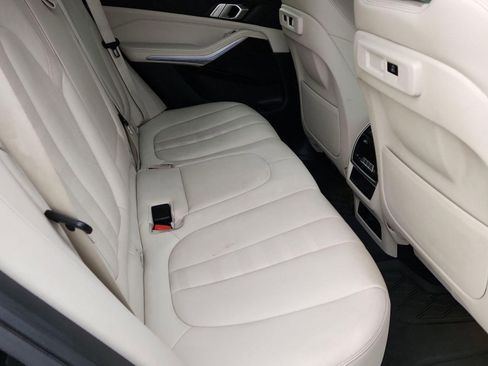 Used 2021 BMW X5 xDrive40i w/ M Sport Package image 29