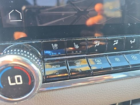 Used 2025 GMC Canyon Denali image 9