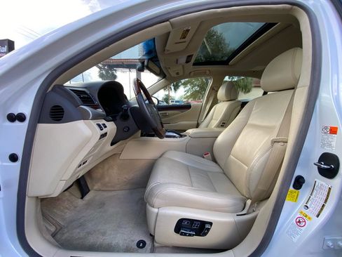 Used 2017 Lexus LS 460 image 33