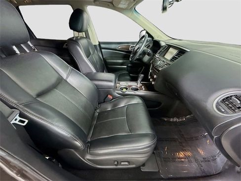 Used 2016 Nissan Pathfinder Platinum image 30