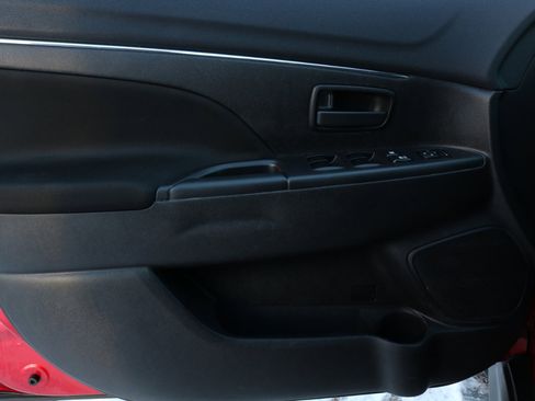 Used 2015 Mitsubishi Outlander Sport ES image 17