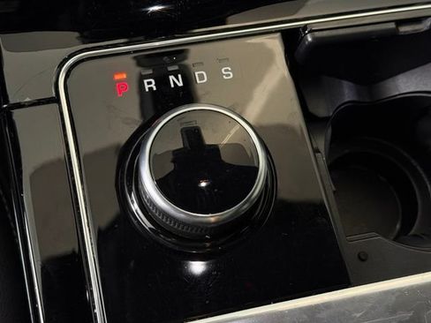 Used 2019 Land Rover Range Rover Velar S AWD/4WD image 36