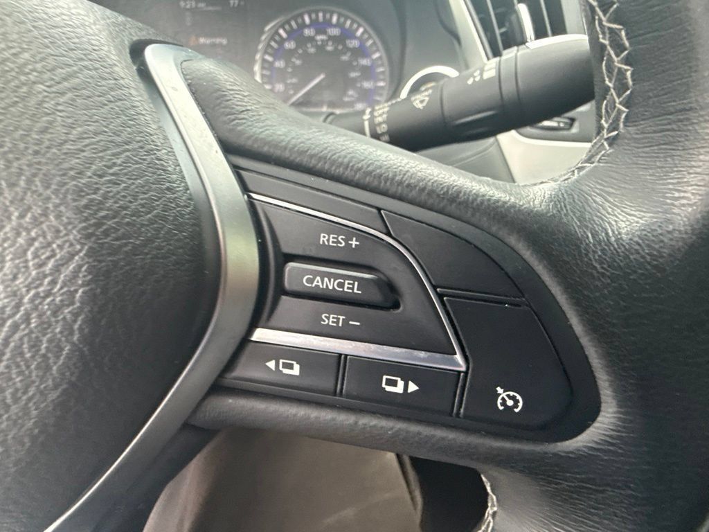Used 2019 INFINITI Q60 3.0t Luxe w/ Cargo Package RWD image 21