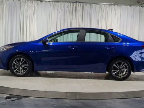 Used 2023 Kia Forte LXS image 6