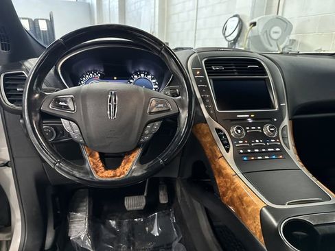 Used 2016 Lincoln MKX Reserve w/ Climate Package image 5