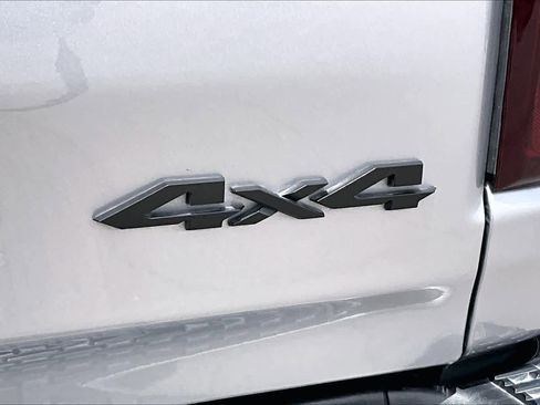 Used 2025 RAM 1500 Laramie w/ Sport Appearance Package AWD/4WD image 10