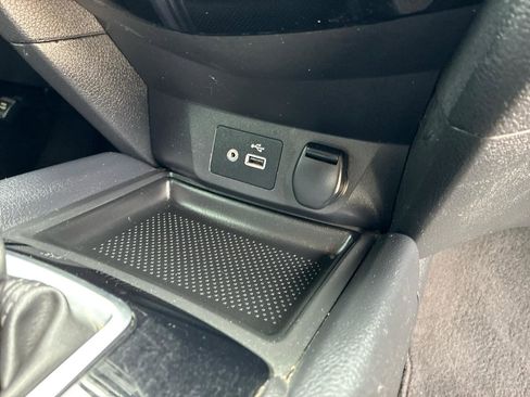 Used 2018 Nissan Rogue SV w/ Premium Package FWD image 44