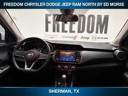 Used 2023 Nissan Kicks SV FWD image 11
