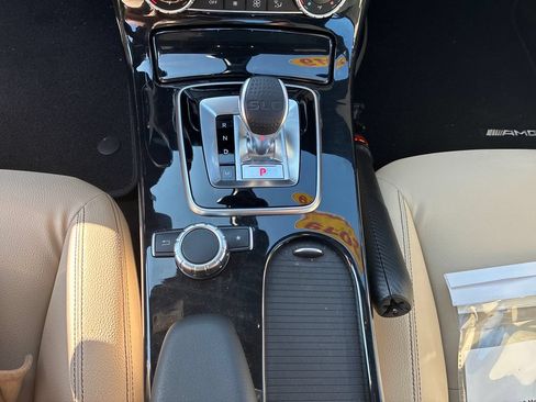 Used 2019 Mercedes-Benz SLC 300 image 15