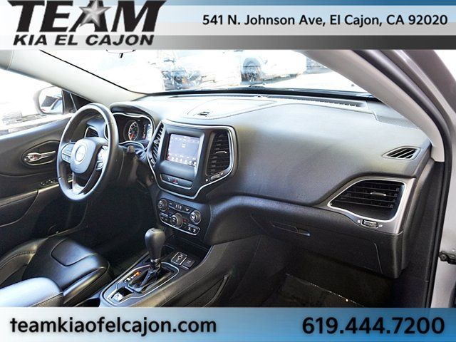 Used 2019 Jeep Cherokee Latitude Plus FWD image 11