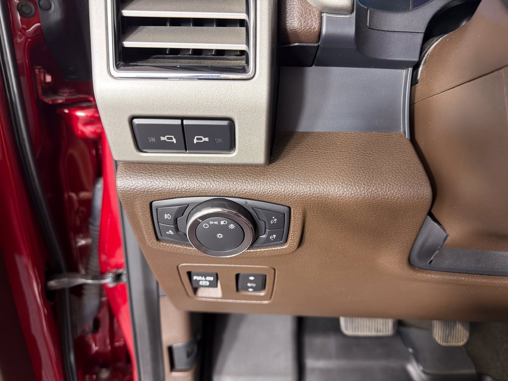 Used 2019 Ford F150 King Ranch w/ Equipment Group 601A Luxury AWD/4WD image 16