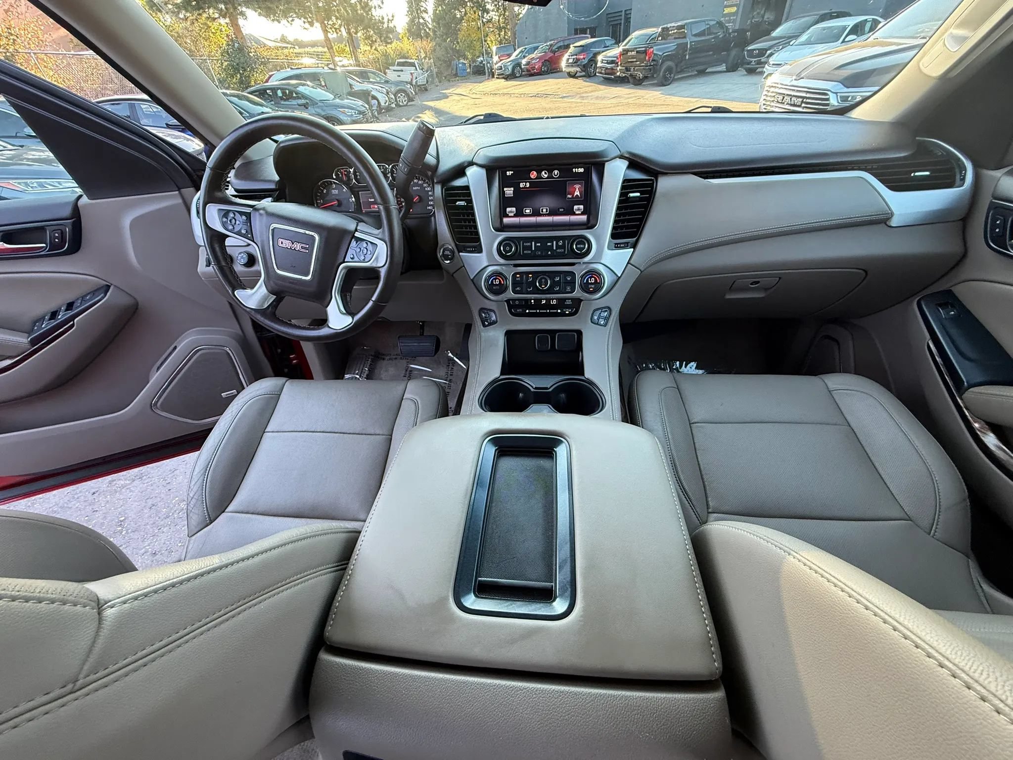 Used 2015 GMC Yukon XL SLT w/ HD Trailering Package AWD/4WD image 33