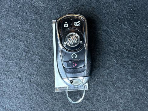 Used 2017 Buick LaCrosse Essence FWD image 36