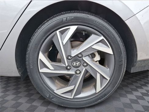 Certified 2025 Hyundai Elantra Sport image 8