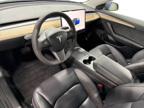 Used 2023 Tesla Model 3 Standard Range RWD image 9