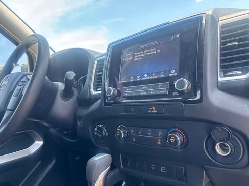 Used 2022 Nissan Frontier SV AWD/4WD image 25