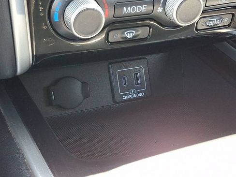 Used 2020 Nissan Pathfinder S AWD/4WD image 25