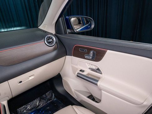 Certified 2025 Mercedes-Benz GLA 250 image 21