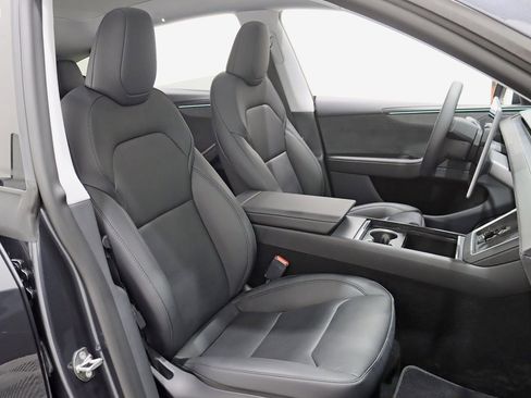 Used 2026 Tesla Model Y Long Range image 27