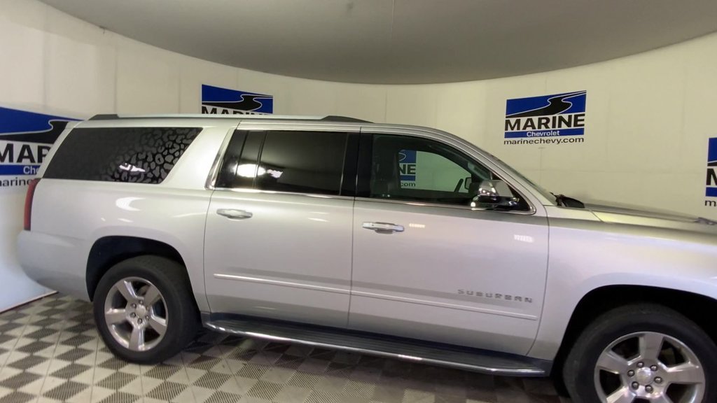 Used 2020 Chevrolet Suburban Premier RWD image 3