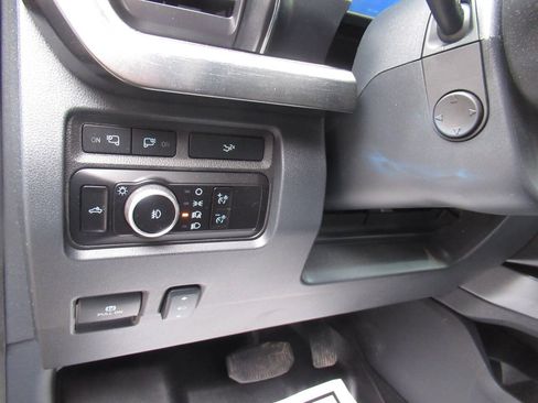 Used 2023 Ford F250 Lariat w/ Lariat Ultimate Package AWD/4WD image 24