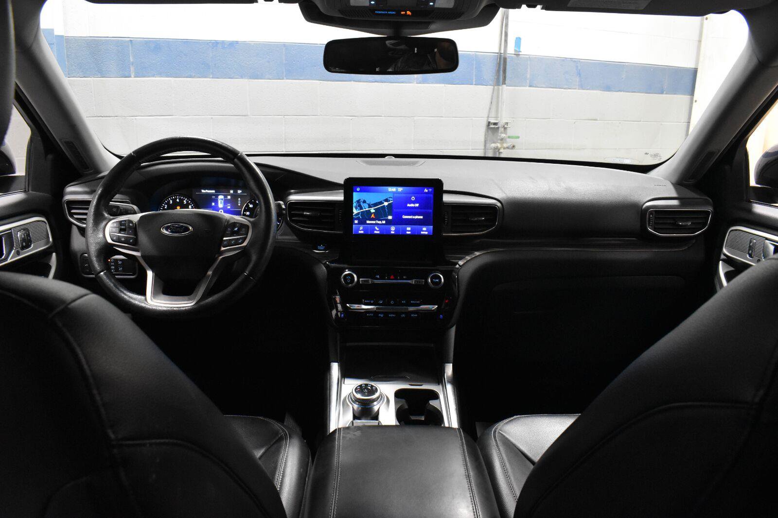 Used 2021 Ford Explorer Limited w/ Equipment Group 301A AWD/4WD image 6
