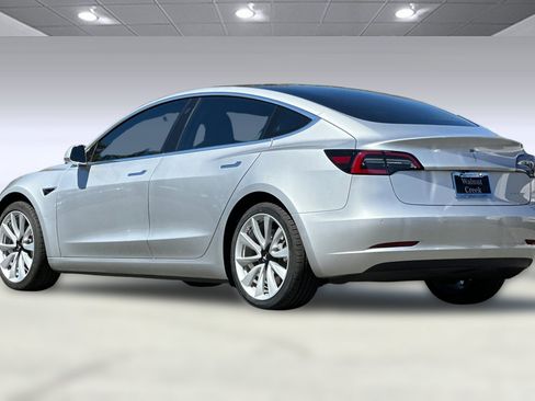 Used 2018 Tesla Model 3 Long Range image 3