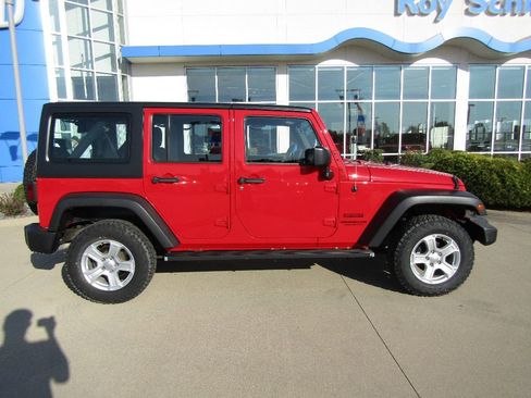 Used 2017 Jeep Wrangler Unlimited Sport w/ Max Tow Package image 4