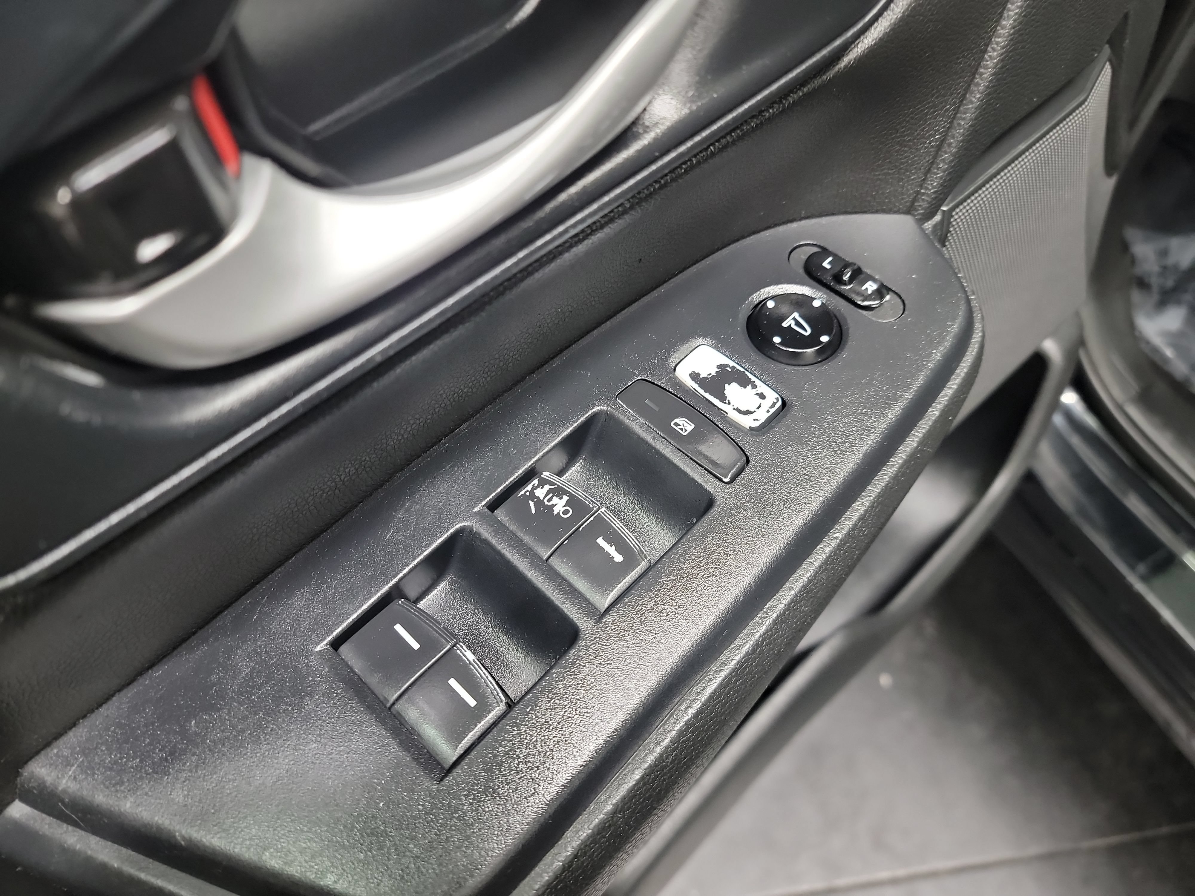 Used 2019 Honda CR-V LX image 14