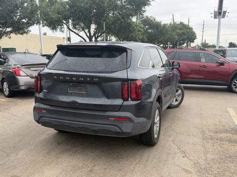 Used 2022 Kia Sorento LX AWD/4WD image 5
