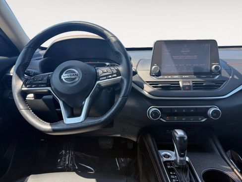 Used 2019 Nissan Altima 2.5 SR AWD/4WD image 4