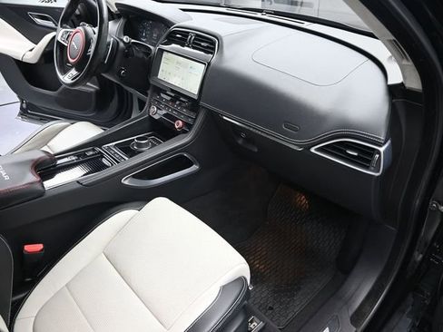 Used 2020 Jaguar F-PACE R-Sport image 46