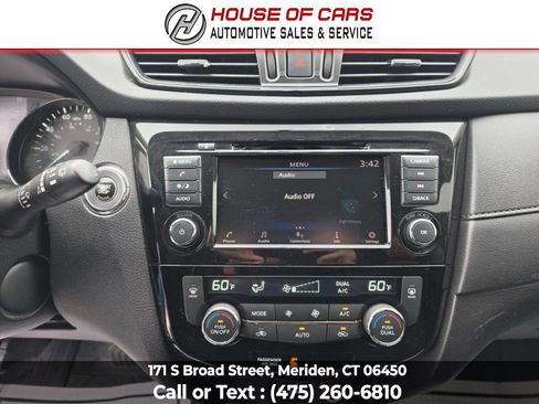 Used 2018 Nissan Rogue SV AWD/4WD image 31