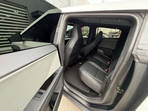 Used 2025 Tesla Cybertruck AWD Crew Cab image 11