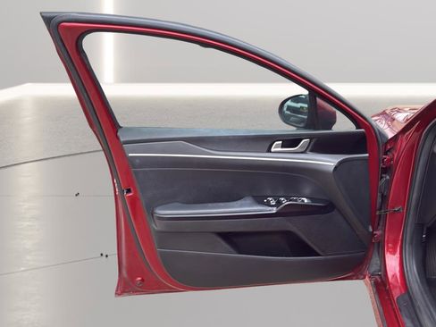 Used 2023 Kia K5 LXS image 11