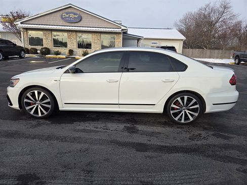 Used 2018 Volkswagen Passat 3.6 image 6