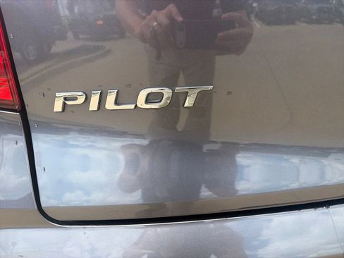 Used 2016 Honda Pilot EX image 11