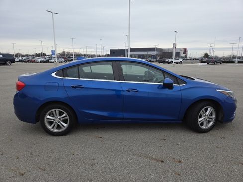 Used 2016 Chevrolet Cruze LT w/ Convenience Package image 18