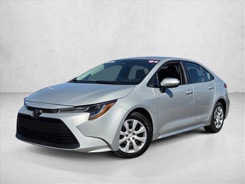 Used 2024 Toyota Corolla LE image 1