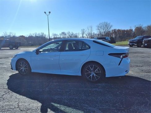 Used 2023 Toyota Camry SE image 22