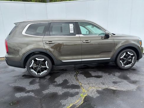 Used 2025 Kia Telluride S AWD/4WD image 3