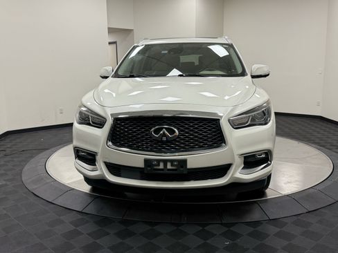 Used 2020 INFINITI QX60 Luxe w/ Essential Package FWD image 3