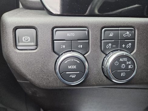 Used 2025 GMC Sierra 1500 SLT image 14