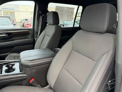 Certified 2025 Chevrolet Suburban LS AWD/4WD image 21