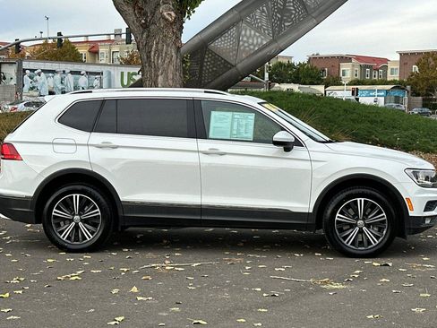Used 2018 Volkswagen Tiguan SEL w/ 3rd Row Seat Package image 3