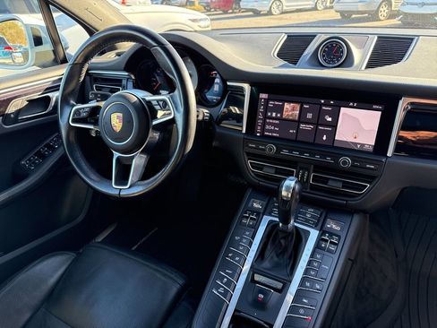 Used 2021 Porsche Macan S image 37