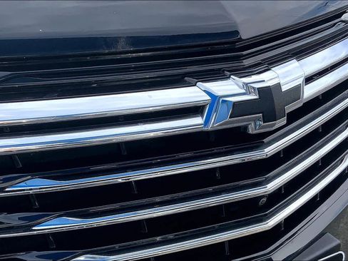 Used 2023 Chevrolet Equinox Premier image 29